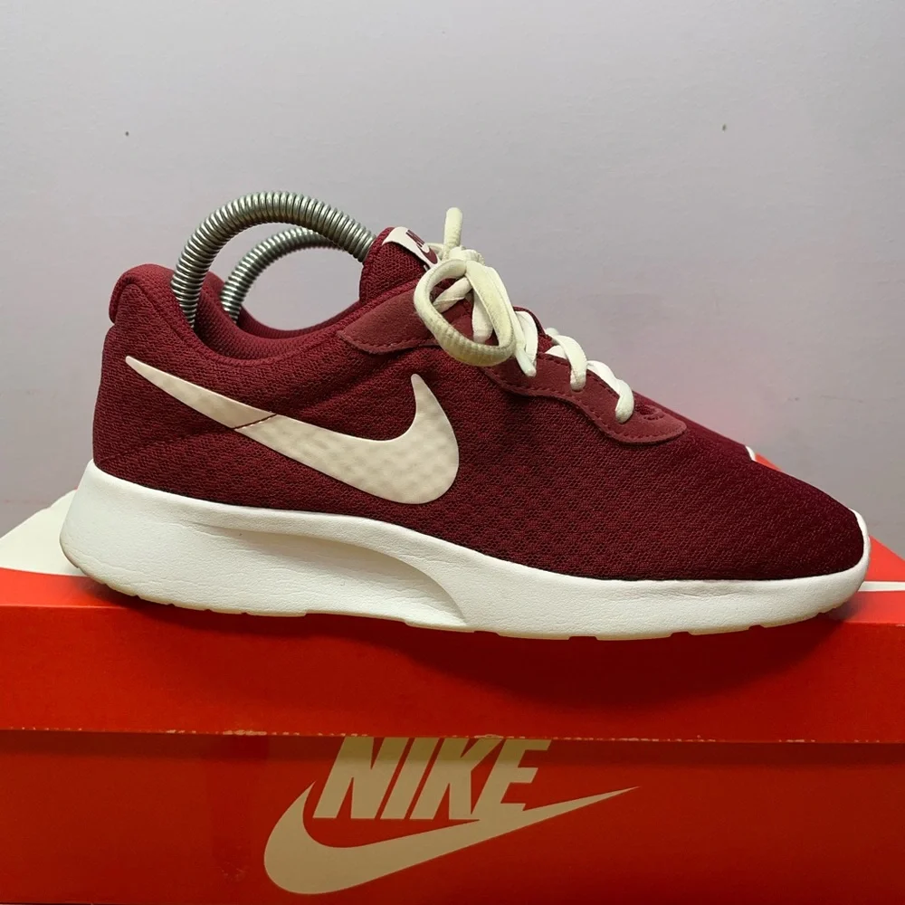 NIKE Tanjun” team red” - Picture 3 of 6